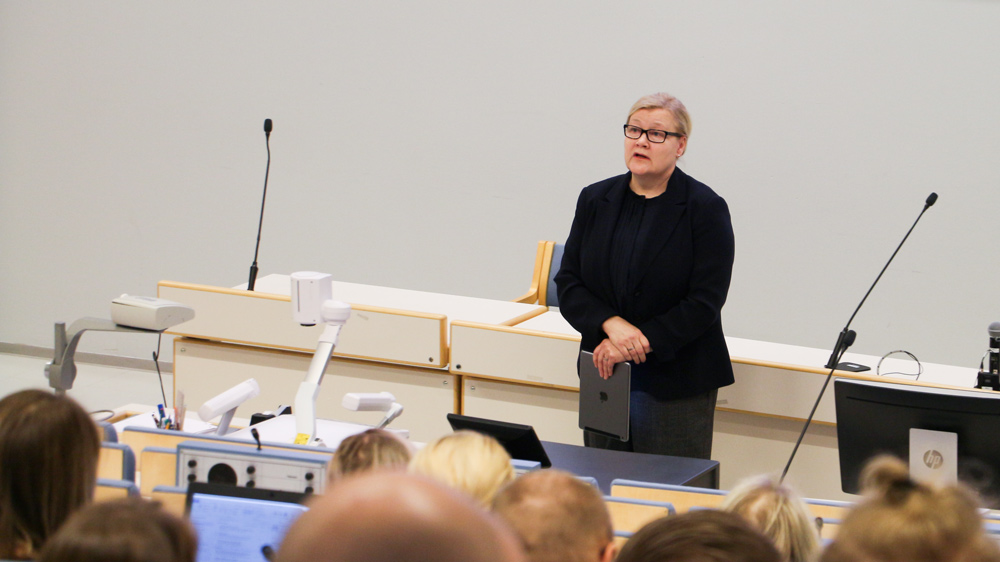 Anne Kovalainen Digital futures -seminaarissa.