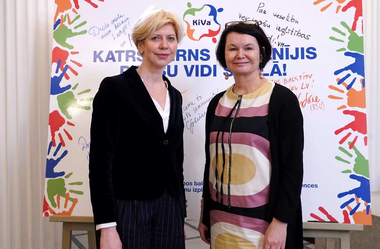 Mrs. Anda Čakša, Minister of Education and Science, and Prof. Christina Salmivalli, University of Turku, at the signing ceremony