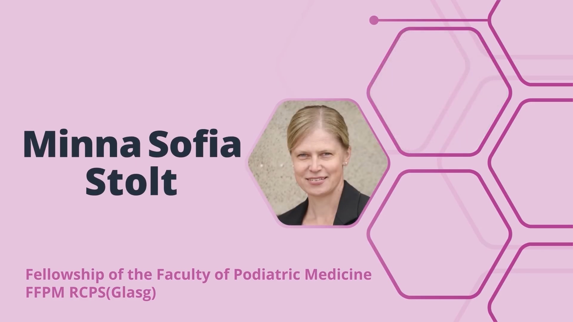 Minna Stolt virtuaalisen kutsuseremonian materiaaleissa