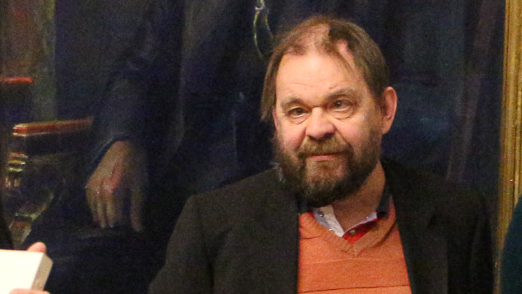 Rauli Mickelssonin kasvokuva.