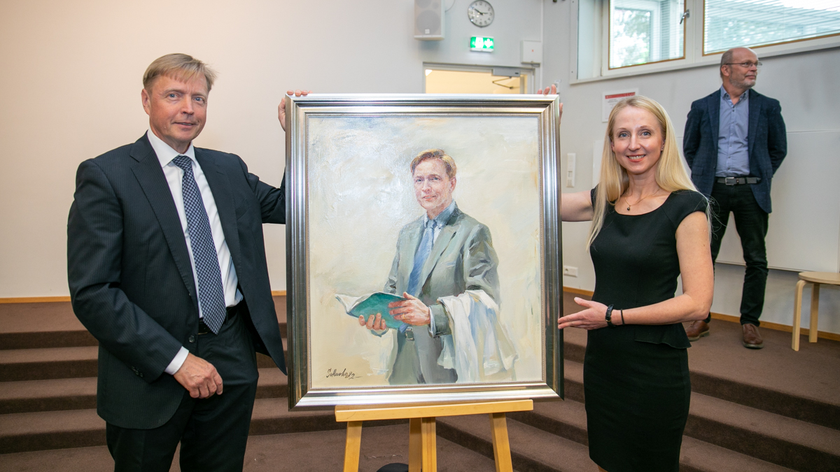 Timo Närhi ja kuvataiteilija Svetlana Ruoho.