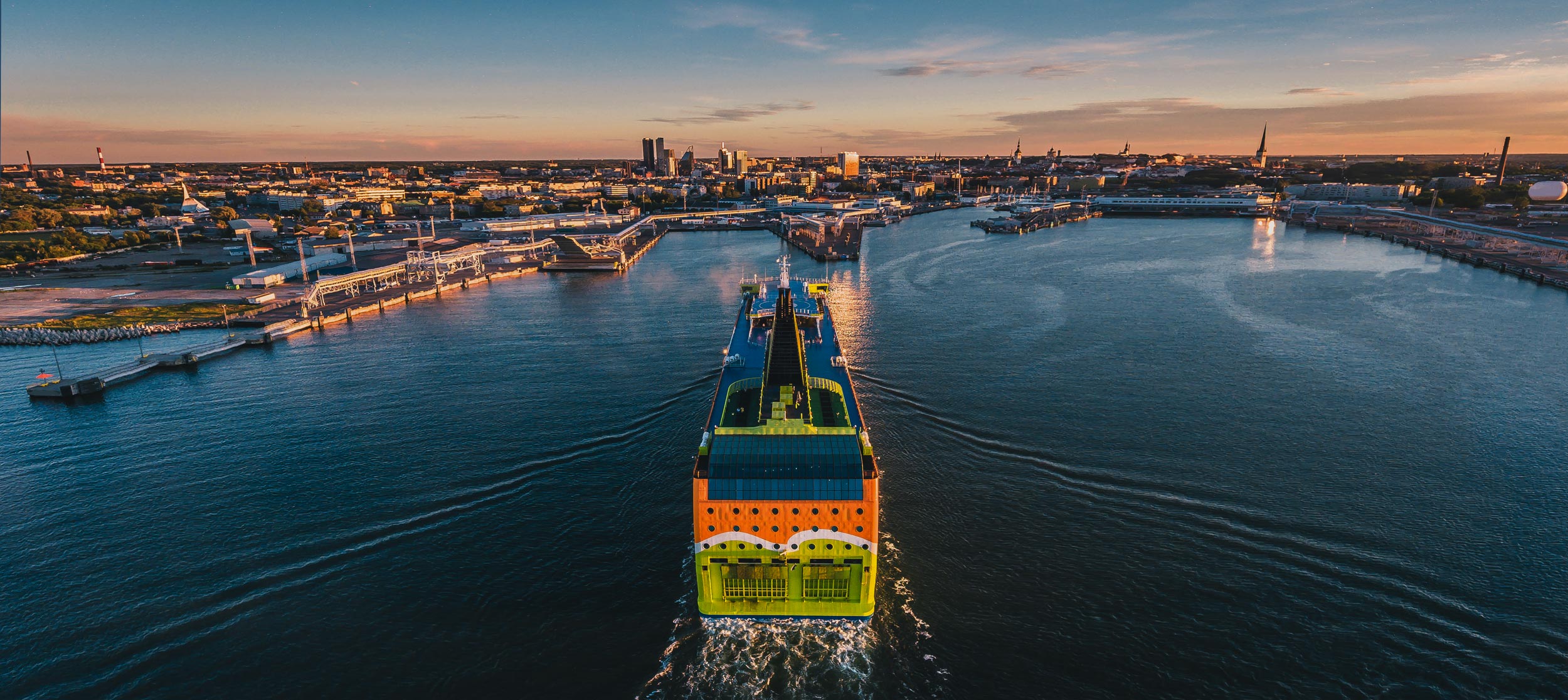 ship arriving at port
