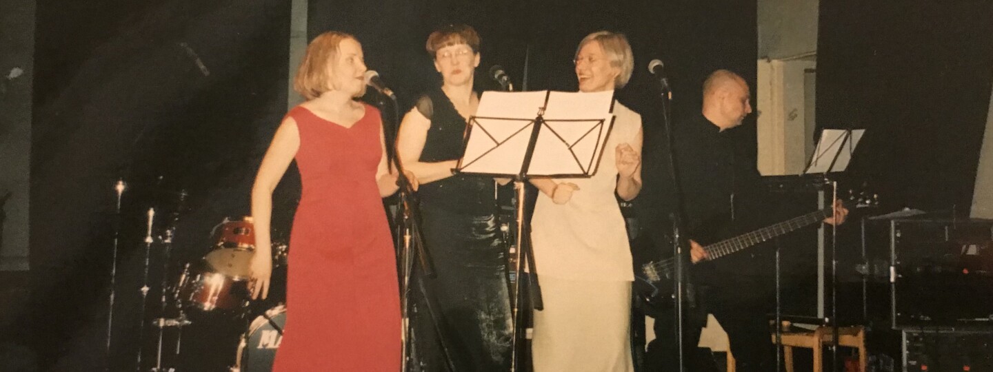 Kasarmin valo -yhtye kulttuurihistorian oppiaineen 30-vuotisjuhlissa vuonna 2002