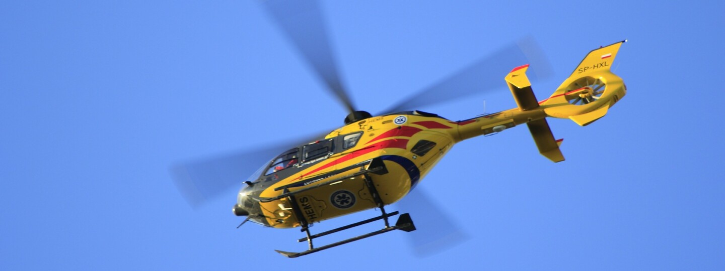 Kuvituskuva pelastushelikopterista lennossa. 