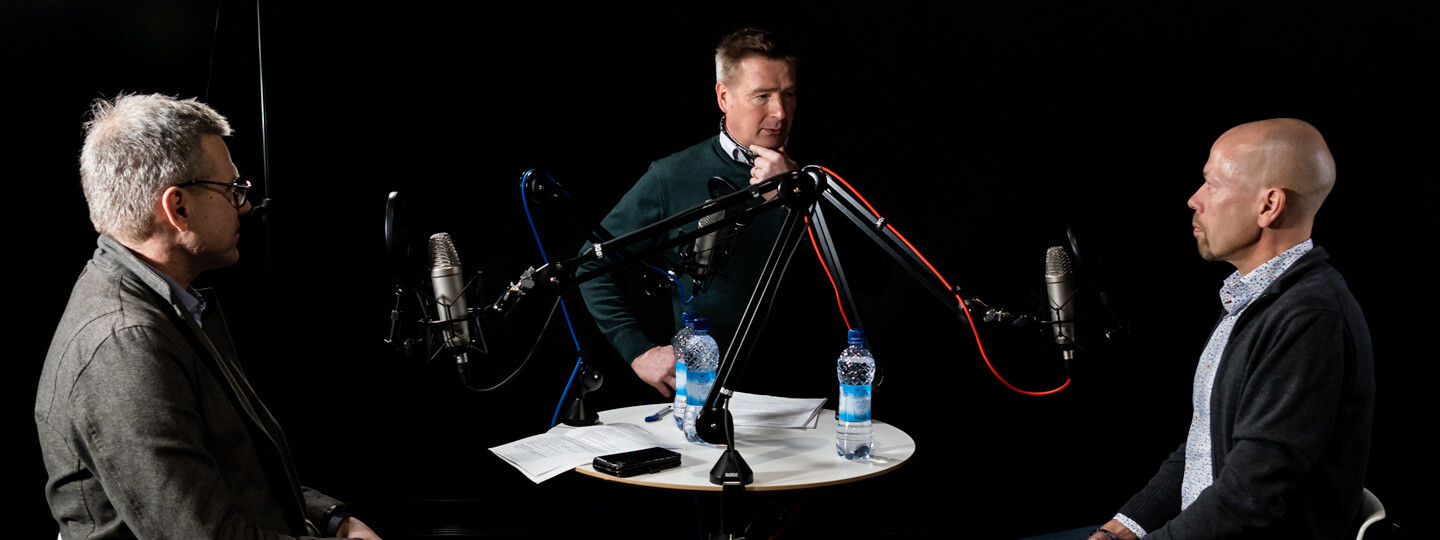 Kuvituskuvassa tutkijat studiolla