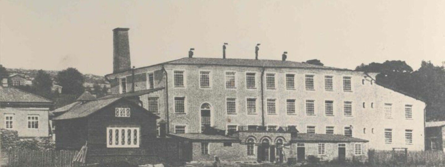Valokuva Barkerin puuvillatehtaasta Aurajoen rannalla vuonna 1867