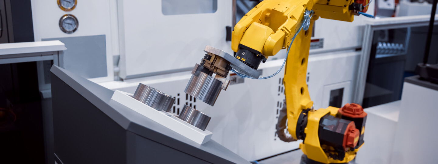 Robottikäsi tuotantolinjalla