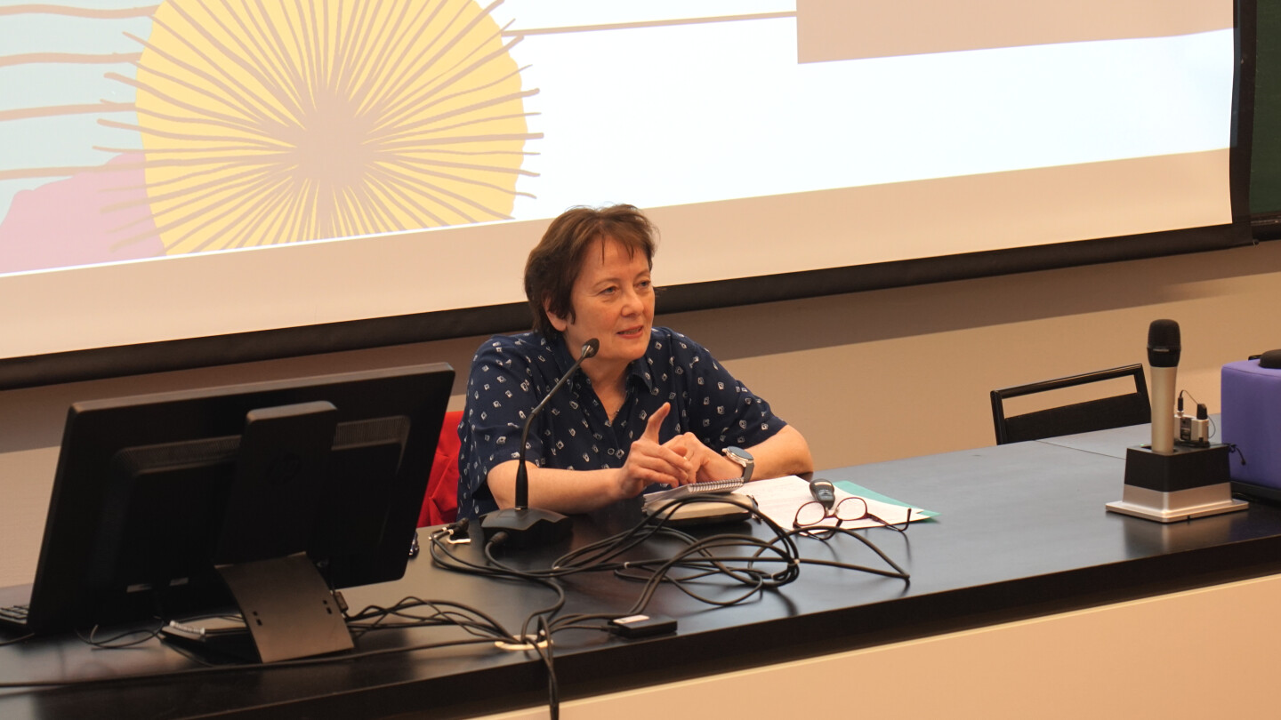 Katalyn Miklossy giving a presentation