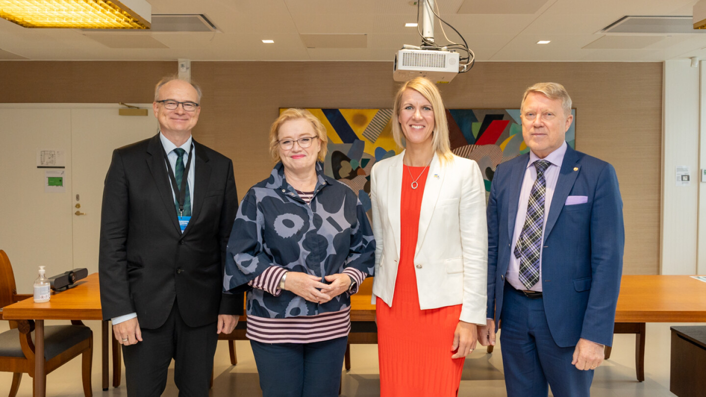 Kalle-Antti Suominen, Ritva Viljanen, Sari Multala ja Jukka Kola tapasivat Turun yliopistolla 30.8.2023