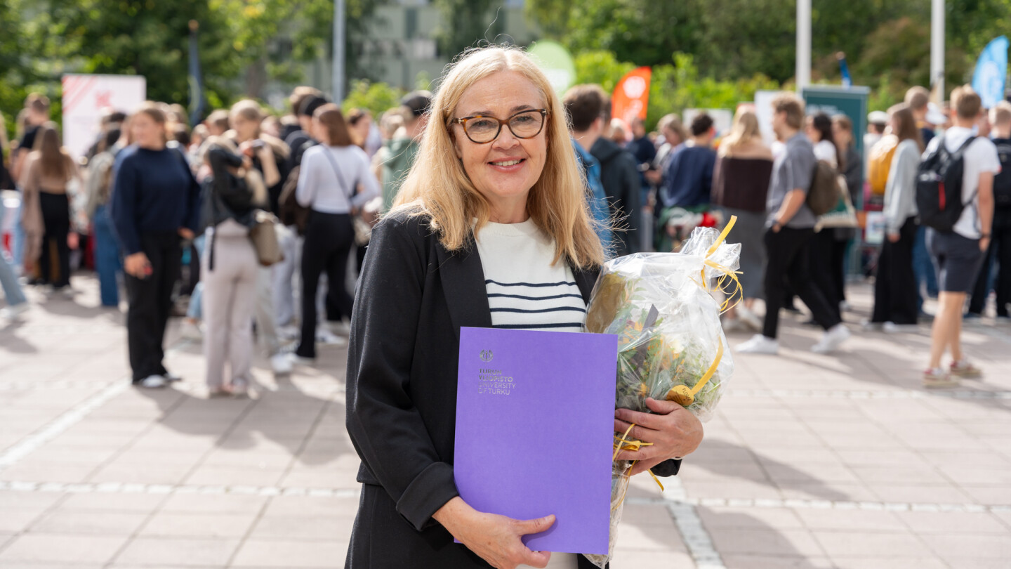 vuoden opettaja minna-kaarina wuorela avajaiskarnevaaleilla