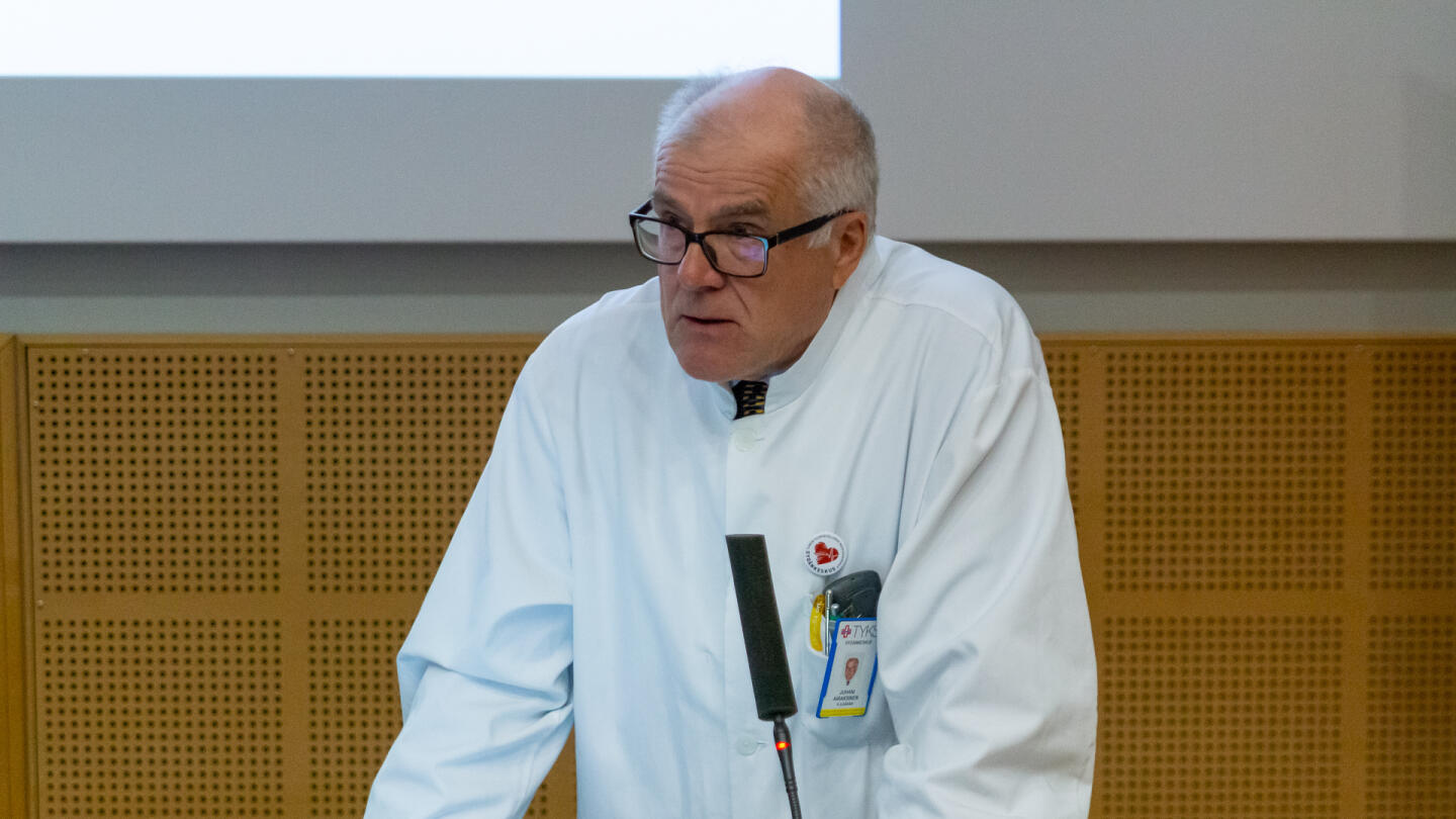Professori Juhani Airaksinen