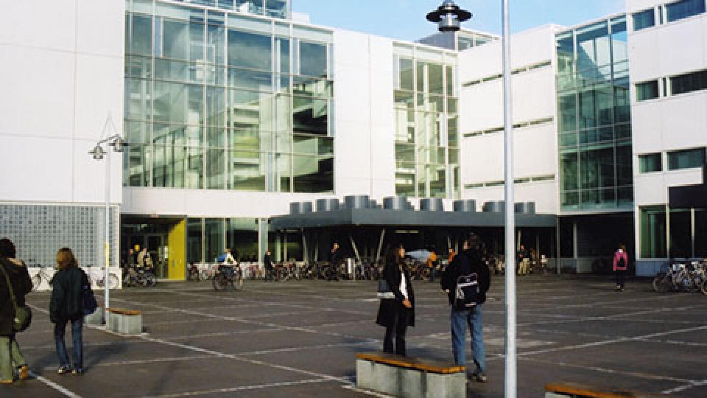 Kasvatustieteiden tiedekunnan laitosrakennus Educarium 17.9.2002. Kuvaaja: Jarmo Koskinen.