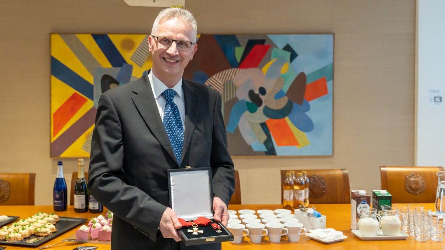 Juhani Knuuti ja Suomen Leijonan komentajamerkki (SL K)