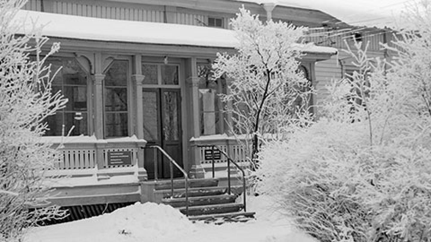 Filosofian toimitilat 1986 kasarmialueella. Kuva: Jarmo Koskinen.