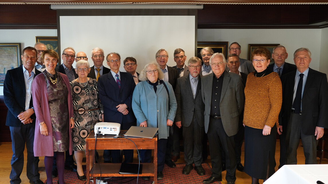 Cursus Piha Suomalaisen Pohjan Kivi-kabinetissa.