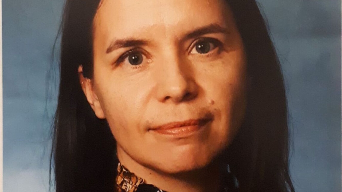 Elina Nikula lähikuvassa.