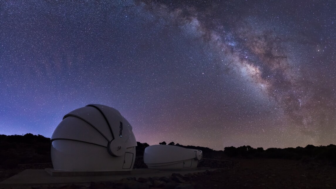 GOTO-teleskooppi tähtitaivaan alla