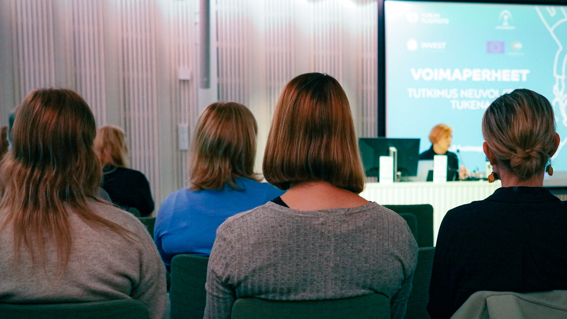 Voimaperheet-koulutus.