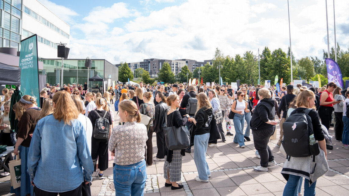 avajaiskarnevaalit käynnissä alakampuksella
