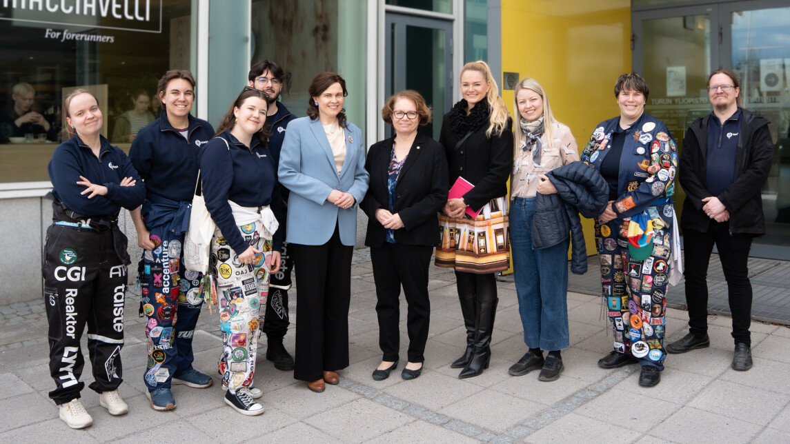 Ylioppilaskunnan hallitusta, tiede- ja kulttuuriministeri ja rehtori