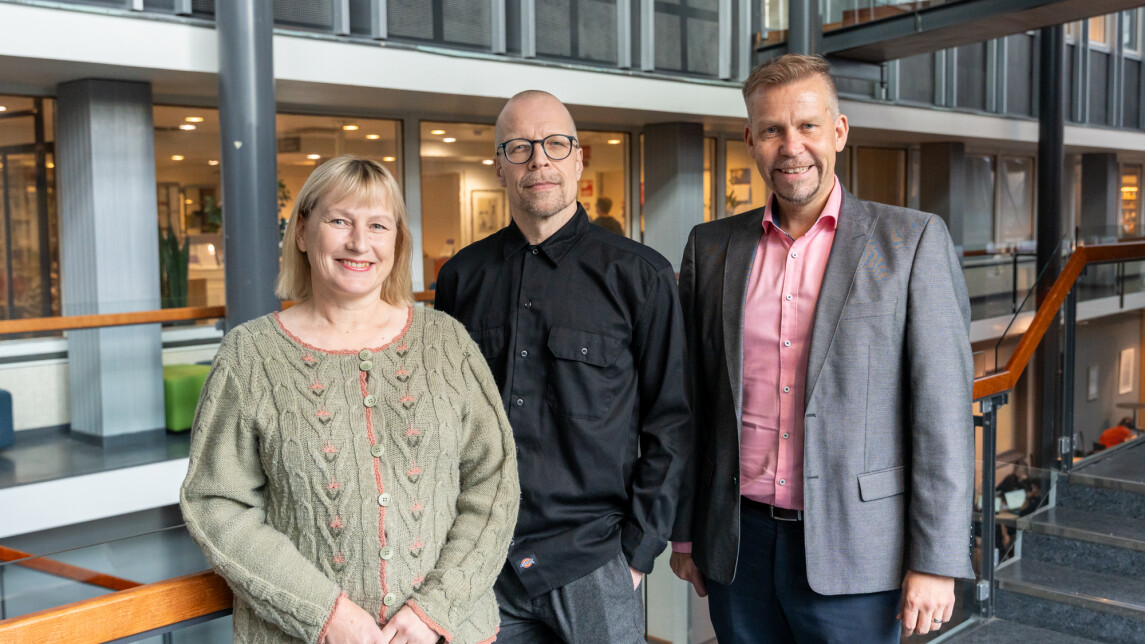 Marikka Heikkilä, Aki Koponen ja Mika Kortelainen lähikuvassa.