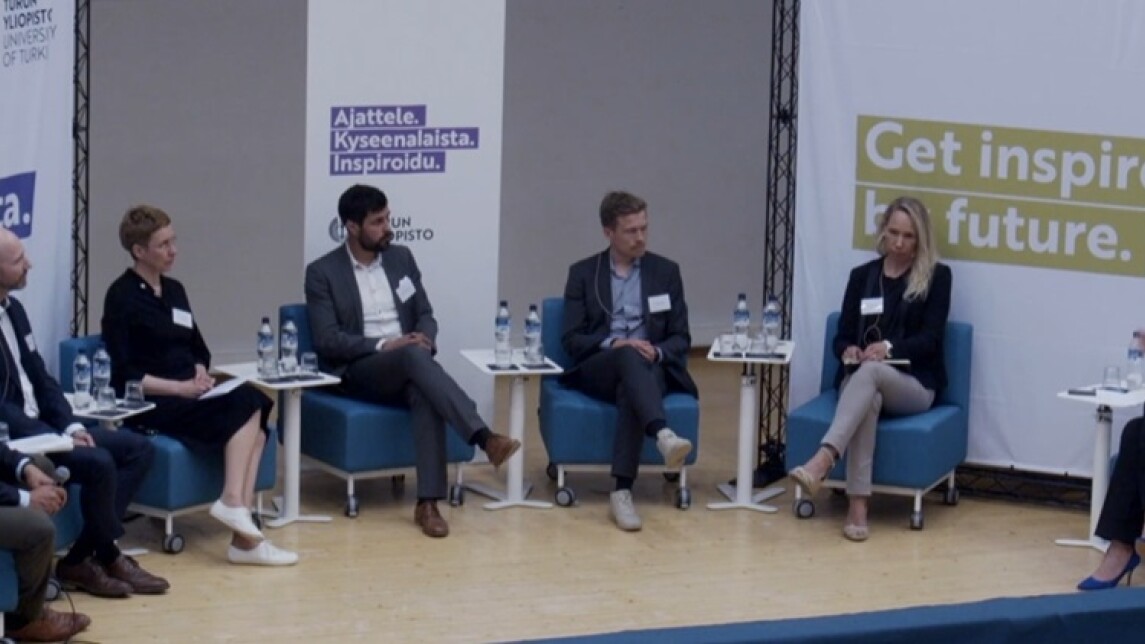 Uutiskuva - Kansainväliset jännitteet ja investointilama -seminaari