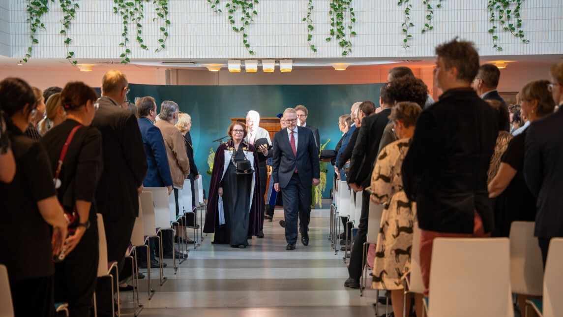 akateeminen kulkue avajaisjuhlassa