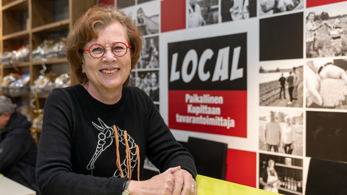 Professori Heli Marjanen Citymarket-myymälässä.