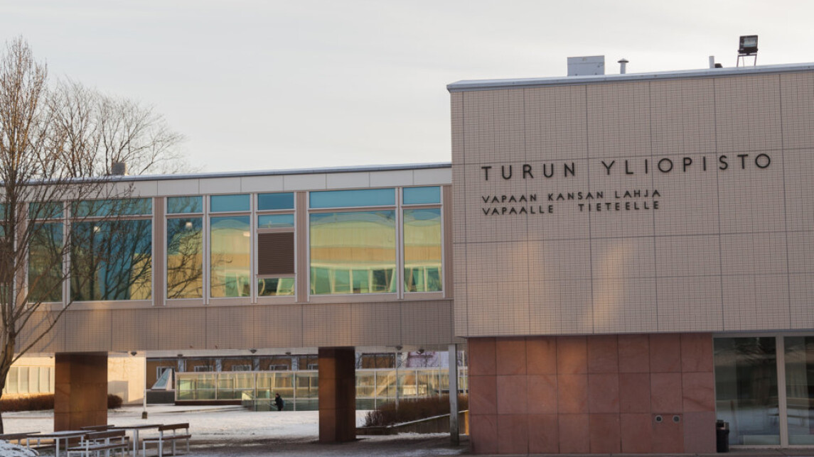 Turun Yliopisto, Vapaalle Tieteelle talvella - kuva päärakennuksesta.