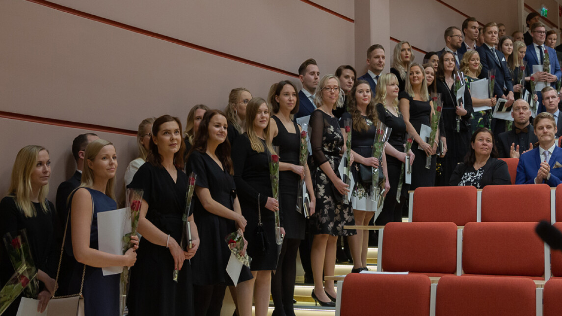 Oikeustieteellisessä tiedekunnassa juhlittiin publiikissa