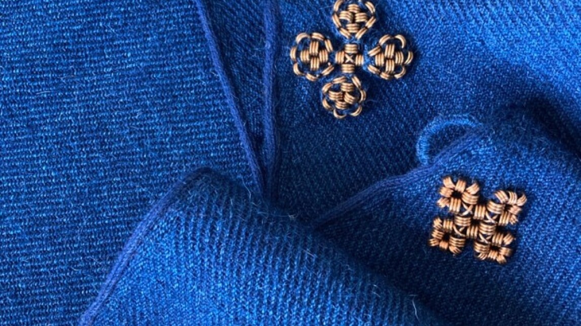 muisnaispuvun viitta