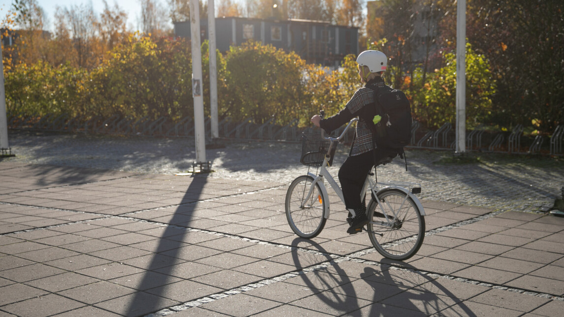 UUTISKUVA Opiskelija pyorailla 4
