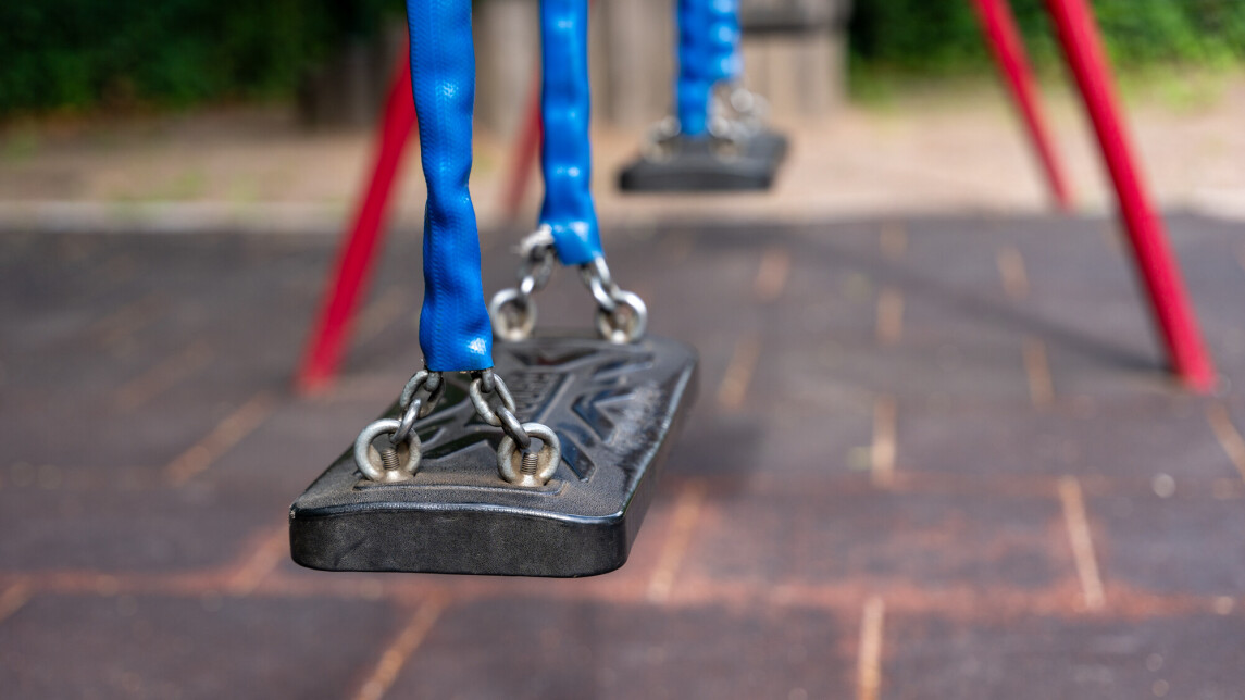 UUTISKUVA lapset keinu 1