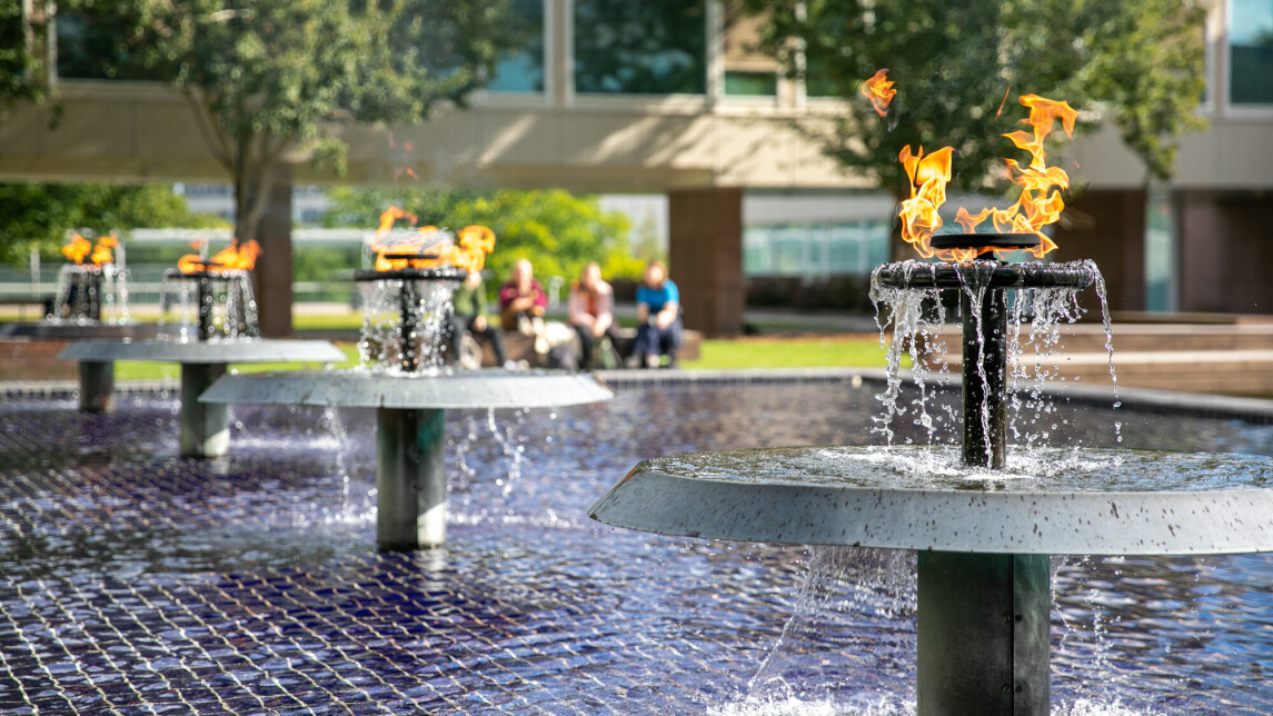 UUTISKUVA suihkulahteet ja tulet 6