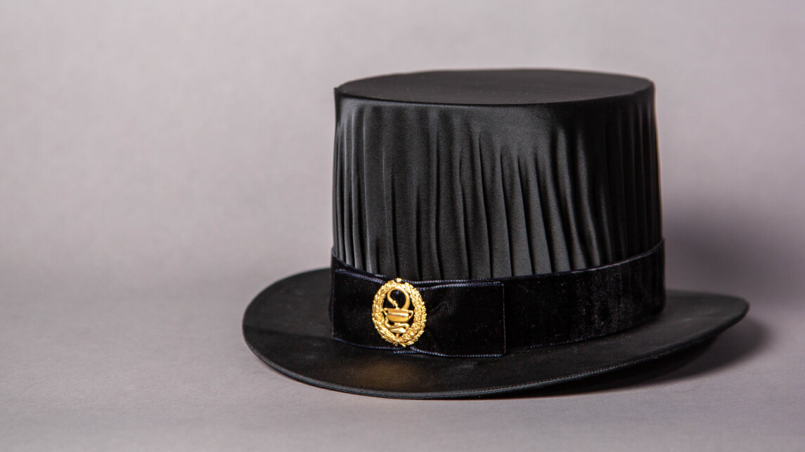 Hammaslaaketieteen tohtorinhattu