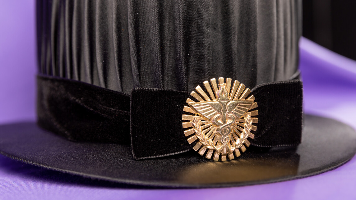 Tohtorinhattu kauppatieteet 1