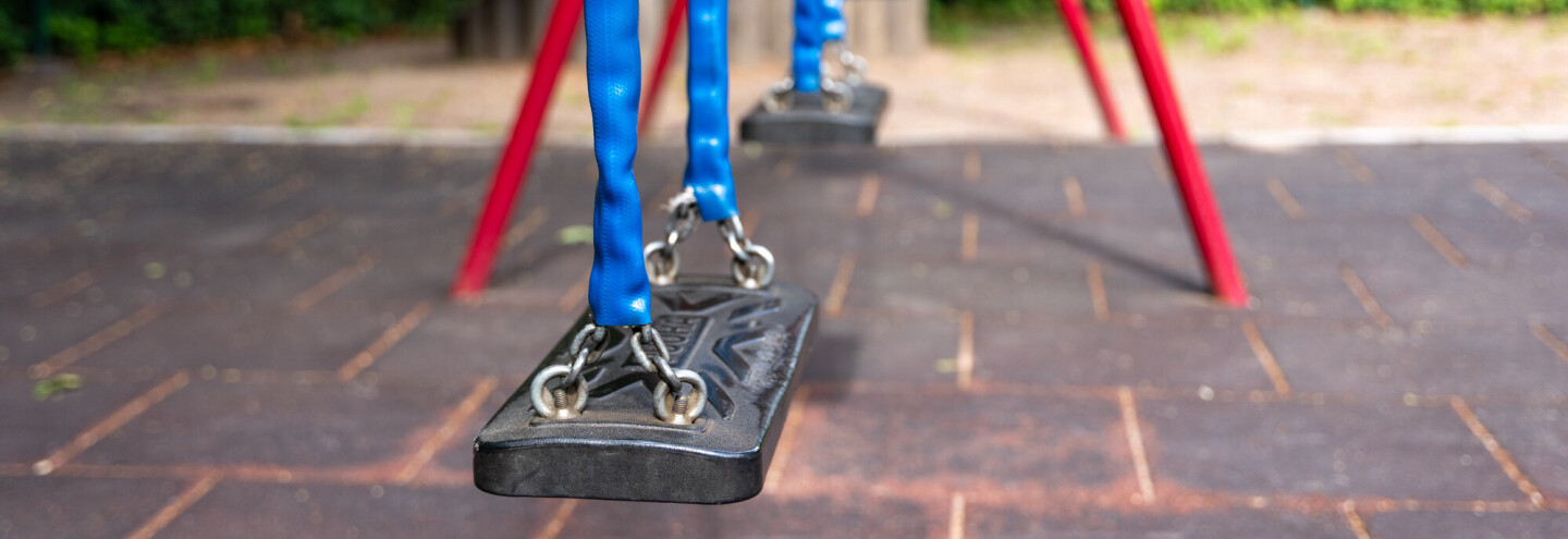 UUTISKUVA lapset keinu 2