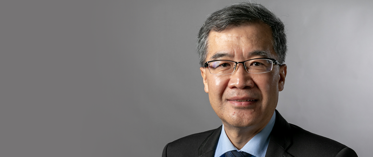 He, Qiushui professoriluentokuva hero