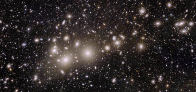 Perseus-galaksijoukko Euclid-avaruusteleskoopin kuvaamana