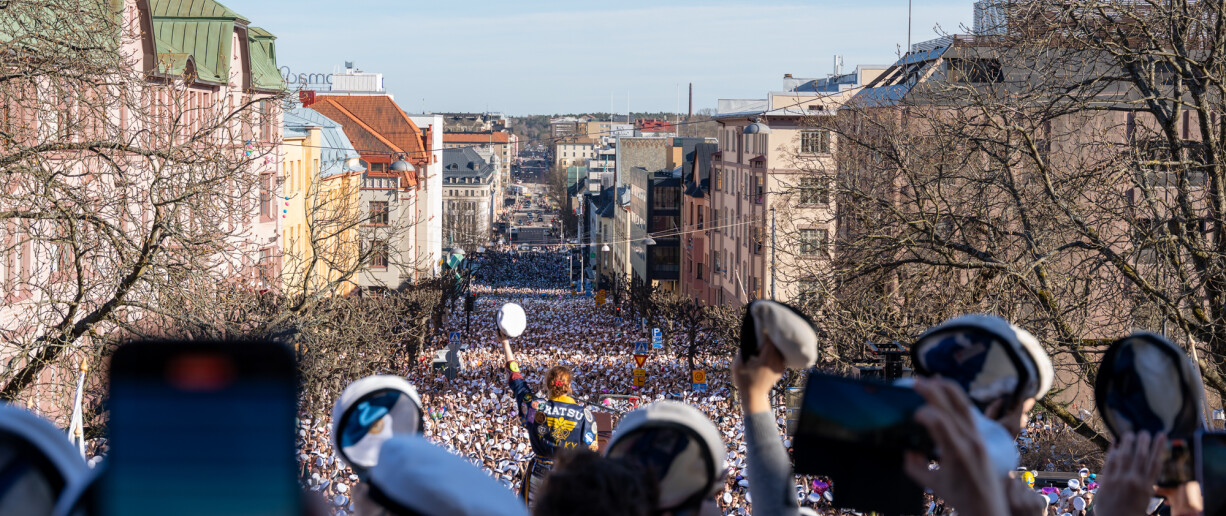 Lakitustilaisuus vappuna Puolalanmäellä