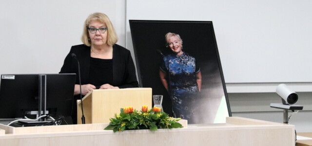 Helena Leino-Kilpi ja Maritta Välimäen muotokuva.