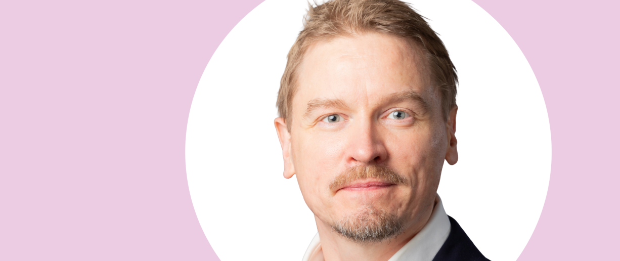 Max Karukivi lähikuvassa.