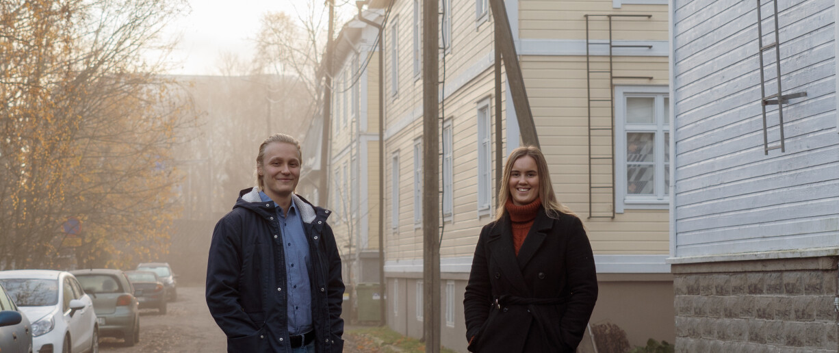 Noel Snyggillä meneillään on viides opiskeluvuosi, Aliisa Mäkisellä neljäs. Opiskeluaikaan on kummallakin mahtunut useita pestejä erilaisissa järjestöhommissa.