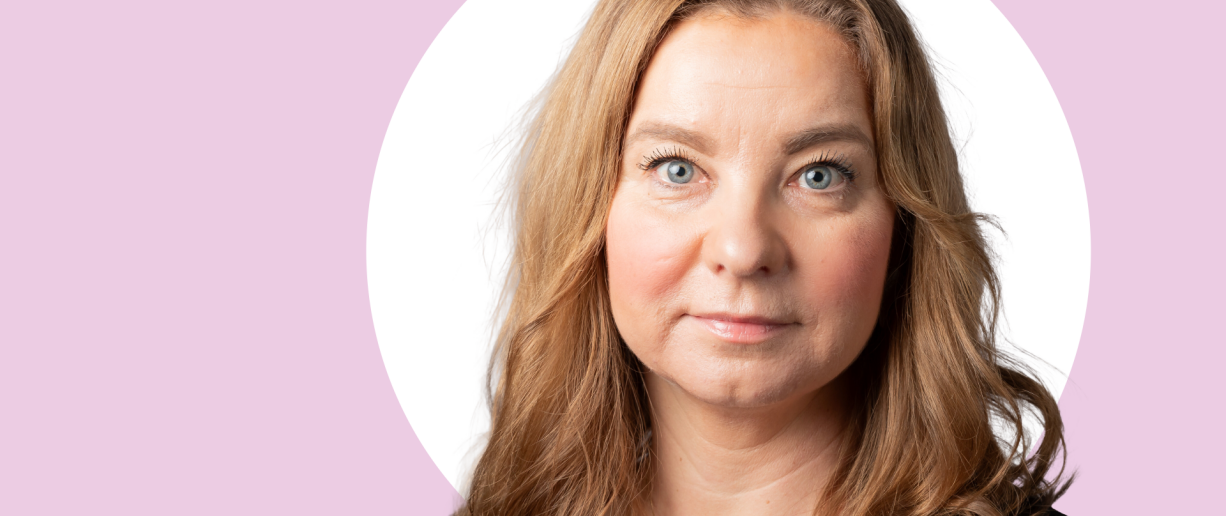Kirsi Peltonen lähikuvassa.