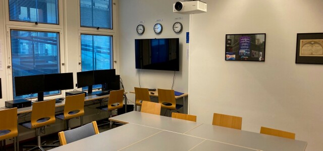 TSE Finance Lab -tila Turun kauppakorkeakoululla.