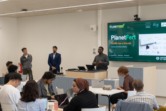 Oluwafemi Ojo presenting a pitch