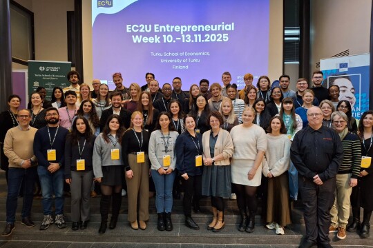 Group photo of the participants and organisers