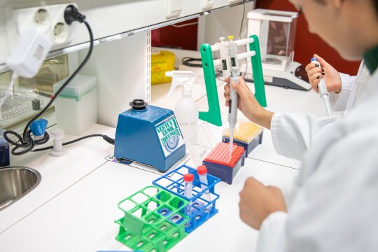 Laboratoriotutkimusta,