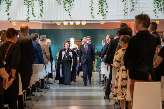 akateeminen kulkue avajaisjuhlassa