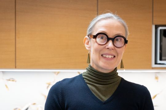 Kati Hanhineva lähikuvassa.